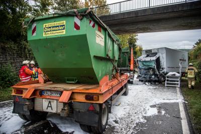 Remseck-Aldingen: Schwerer Verkehrsunfall mit toedlich verletztem LKW-Fahrer